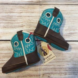 Ariat baby cowboy boots size 1